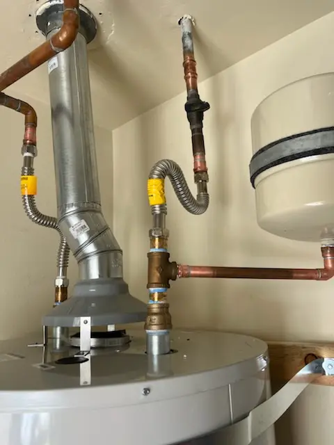 Water heater installation and plumbing repair in Boca Granada